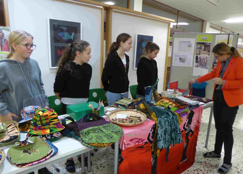 Flohmarkt für Tansania – Bild 10 von 13