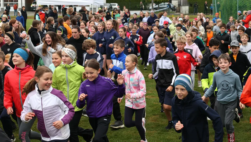 Spendenlauf ermöglicht Trinkwasserprojekt in Tansania – Bild 14 von 15