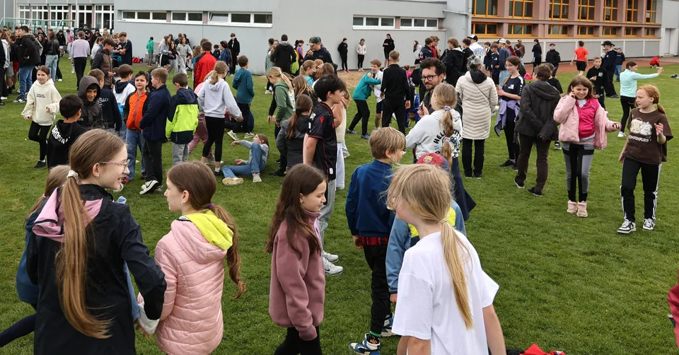 Spendenlauf ermöglicht Trinkwasserprojekt in Tansania – Bild 5 von 15
