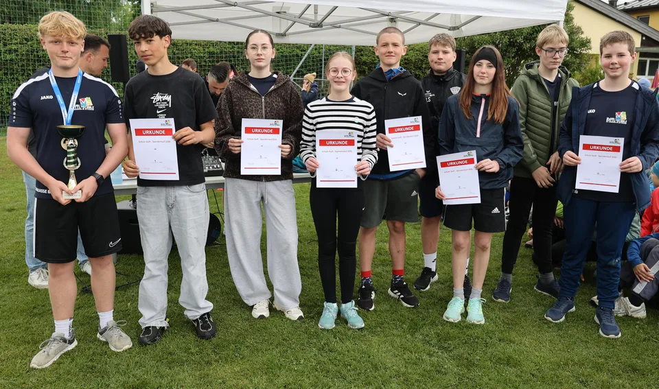 Spendenlauf ermöglicht Trinkwasserprojekt in Tansania – Bild 3 von 15
